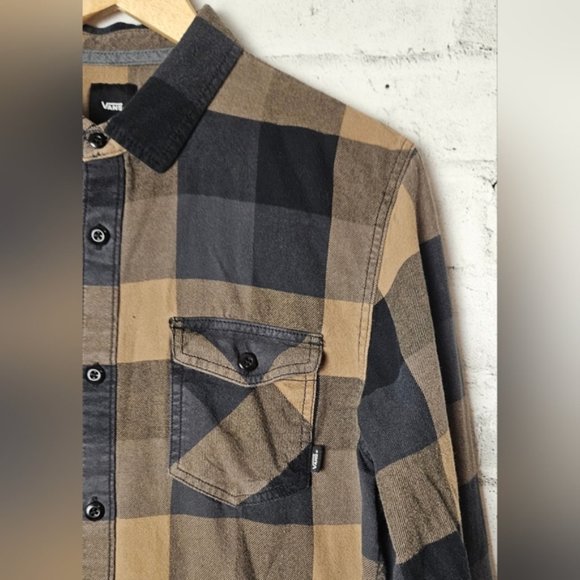 Vans Black and Tan Plaid Casual Button Down Shirt - Picture 3 of 7